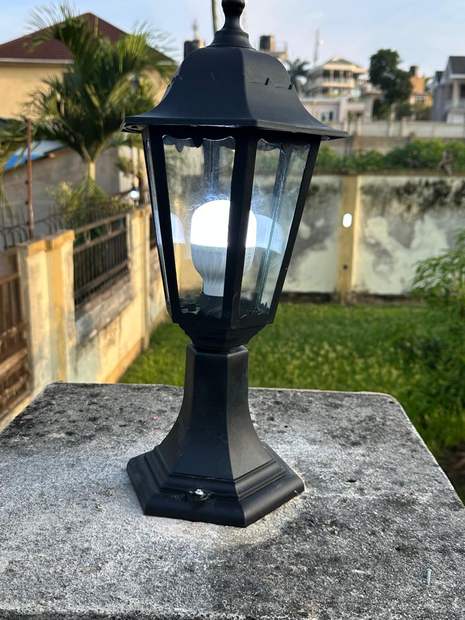 Taa ya nguzo jioni — Gibons Electrical Solutions, Dar es Salaam